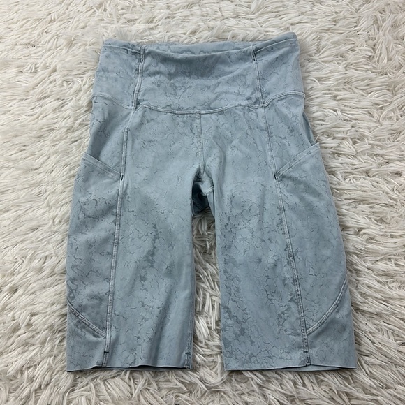 Lululemon Fast and Free Short 10" City Grit White Blue Fog - Picture 1 of 6